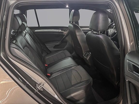 Volkswagen Golf Alltrack 20 of 26