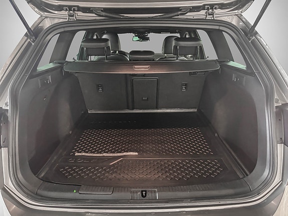 Volkswagen Golf Alltrack 22 of 26