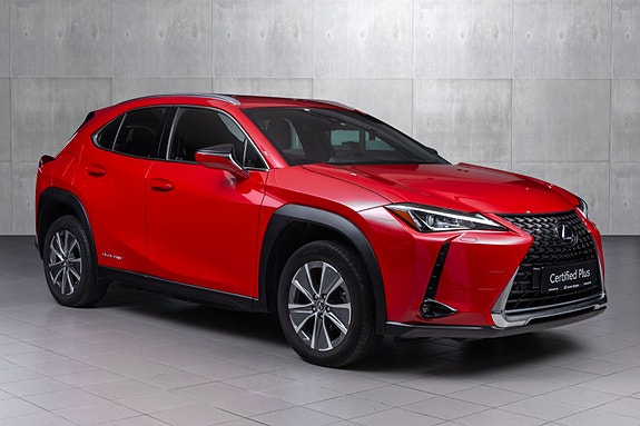 Lexus UX300e 8 of 29