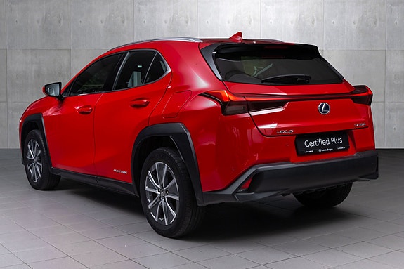 Lexus UX300e 4 of 29