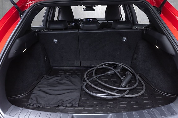 Lexus UX300e 29 of 29