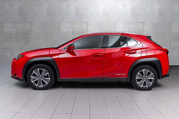 Lexus UX300e 3 of 29
