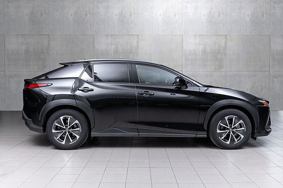 Lexus RZ450e 7 of 30
