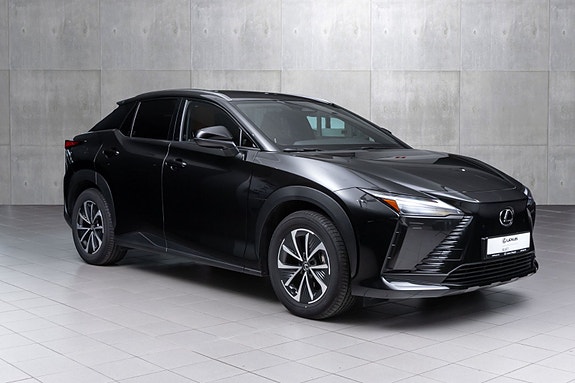 Lexus RZ450e 8 of 30
