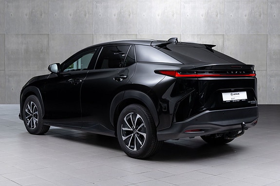 Lexus RZ450e 4 of 30