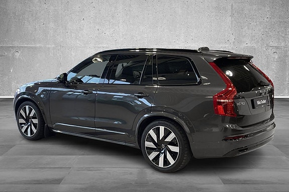 Volvo XC90 3 of 24