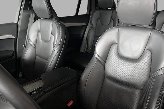 Volvo XC90 18 of 24