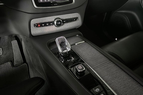 Volvo XC90 15 of 24