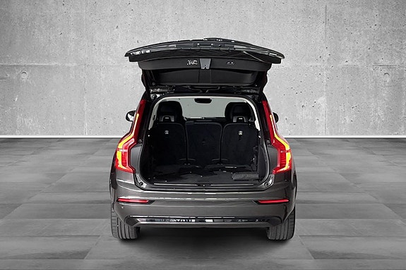 Volvo XC90 23 of 24