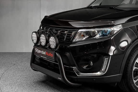 Suzuki Vitara 3 of 27