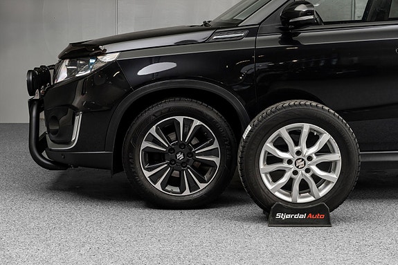 Suzuki Vitara 5 of 27