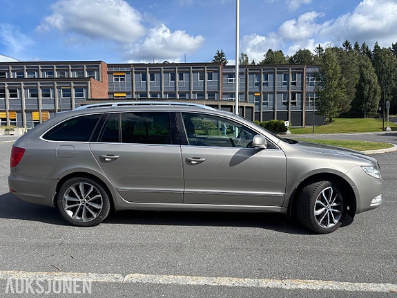 Skoda Superb 2 of 30