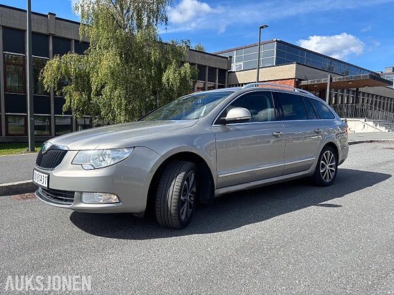Skoda Superb 8 of 30