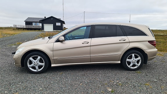 Mercedes-Benz R320 6 of 16