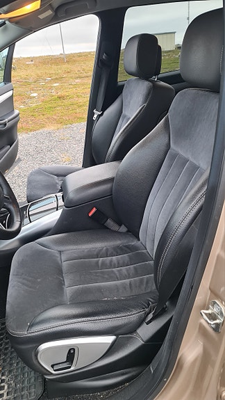 Mercedes-Benz R320 9 of 16