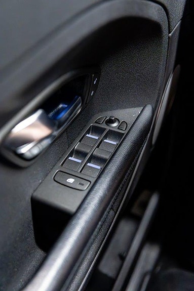 Land Rover Range Rover 17 of 30