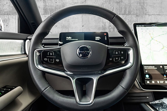 Volvo EX90 17 of 30