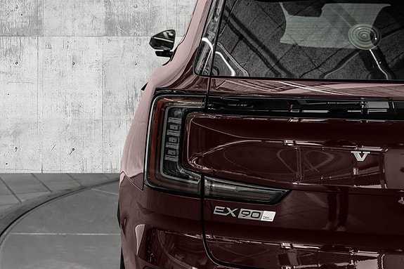 Volvo EX90 8 of 30