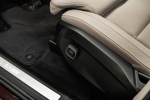 Volvo EX90 12 of 30