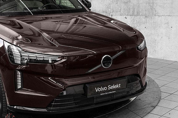 Volvo EX90 2 of 30