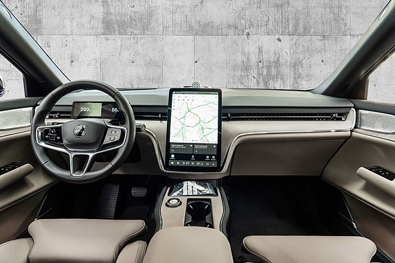 Volvo EX90 15 of 30