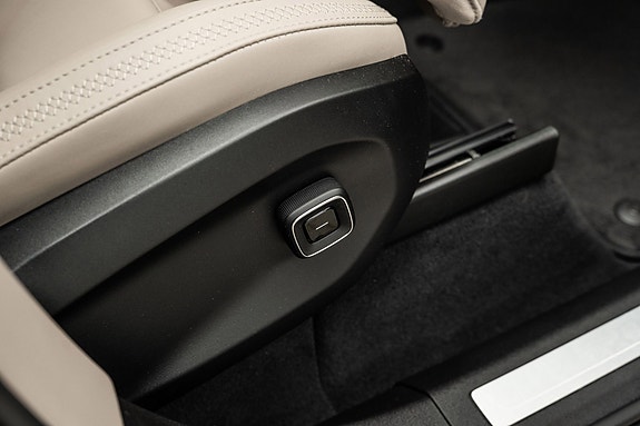 Volvo EX90 27 of 30