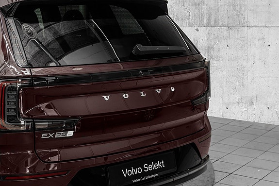 Volvo EX90 6 of 30