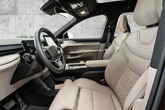 Volvo EX90 10 of 30