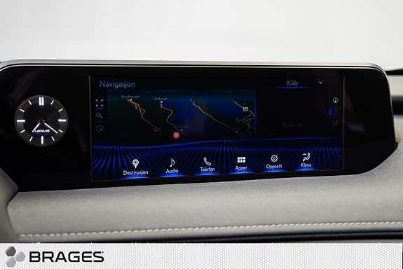 Lexus UX300e 21 of 30