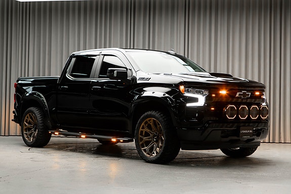 Chevrolet Silverado 1500 2 of 30
