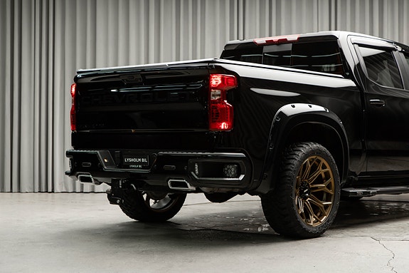 Chevrolet Silverado 1500 8 of 30