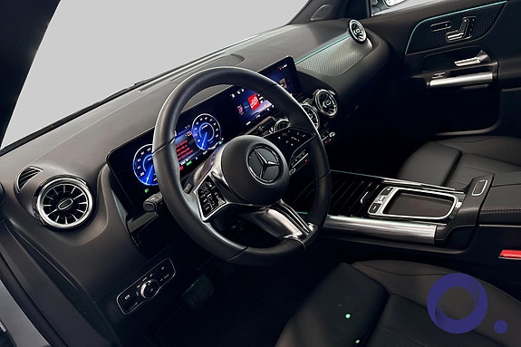 Mercedes-Benz EQA300 13 of 29