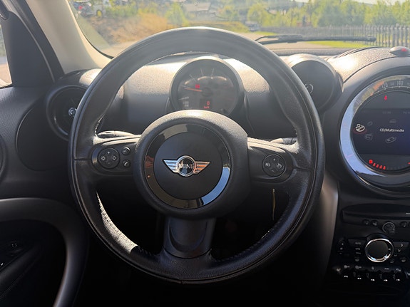 MINI Cooper 14 of 18