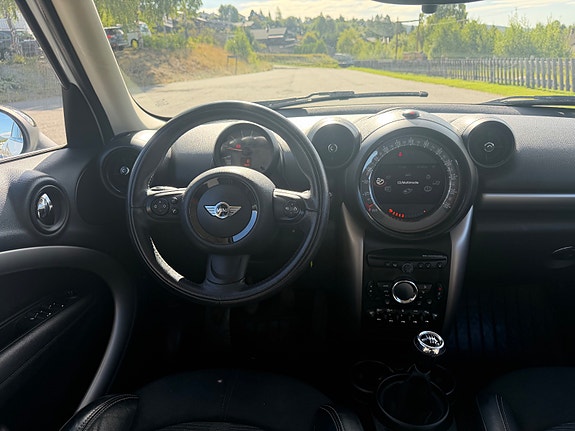 MINI Cooper 13 of 18