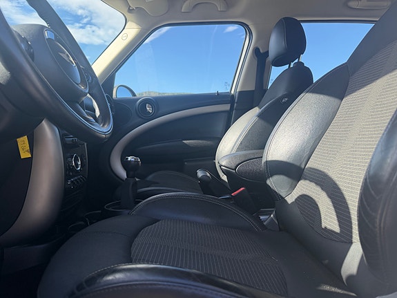 MINI Cooper 12 of 18