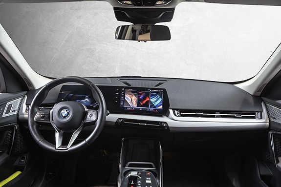 BMW iX1 28 of 30