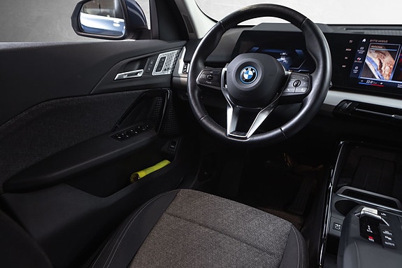 BMW iX1 29 of 30