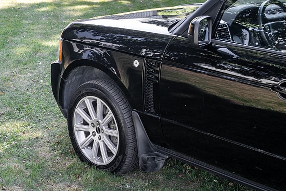 Land Rover Range Rover 13 of 30