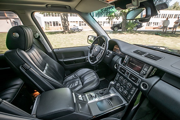 Land Rover Range Rover 27 of 30
