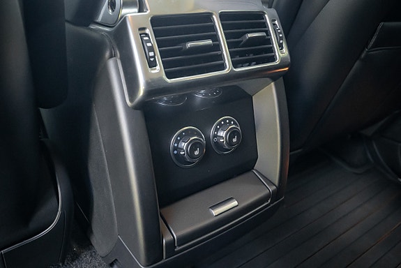 Land Rover Range Rover 25 of 30
