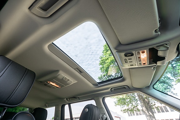 Land Rover Range Rover 29 of 30