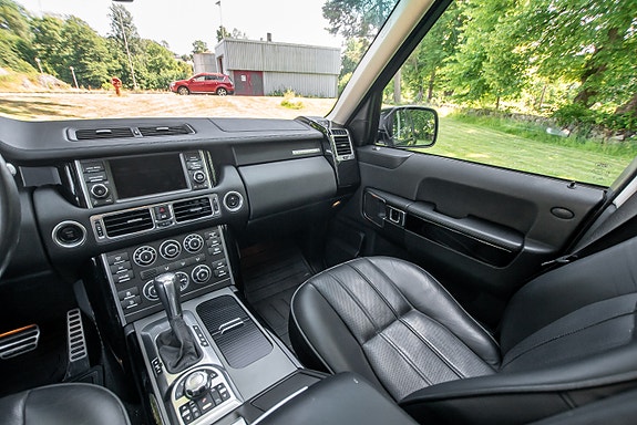 Land Rover Range Rover 23 of 30