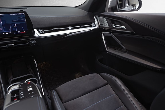 BMW iX2 29 of 30