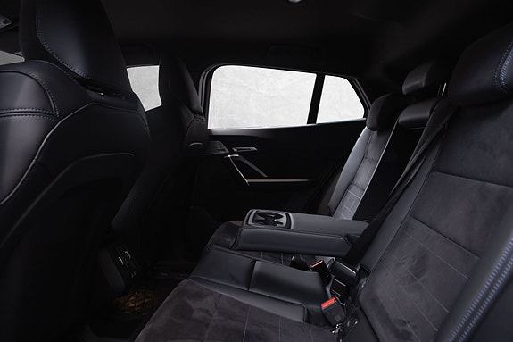 BMW iX2 26 of 30