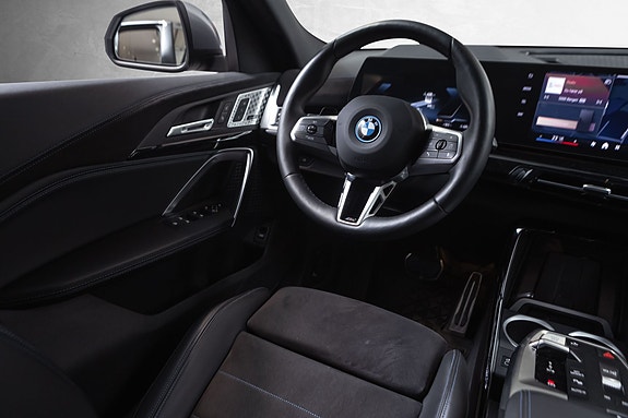 BMW iX2 28 of 30