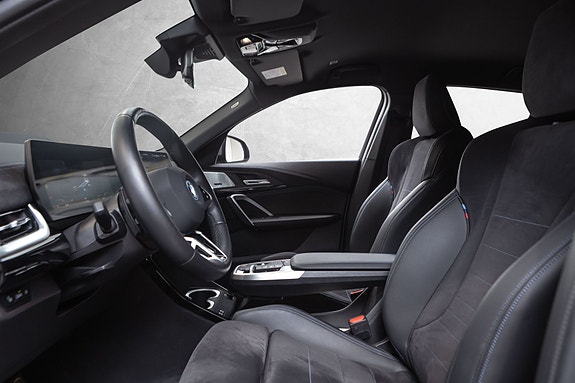 BMW iX2 24 of 30