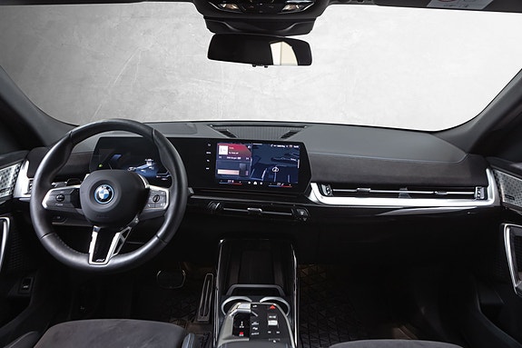 BMW iX2 27 of 30