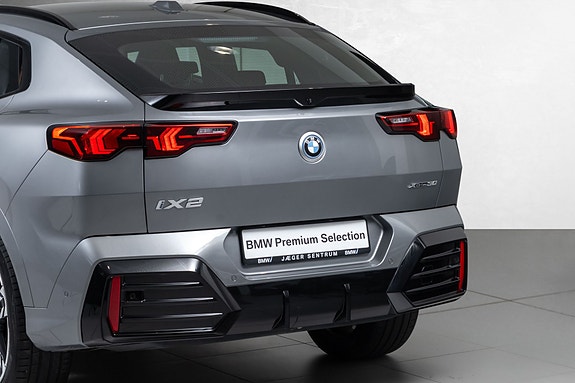 BMW iX2 7 of 30