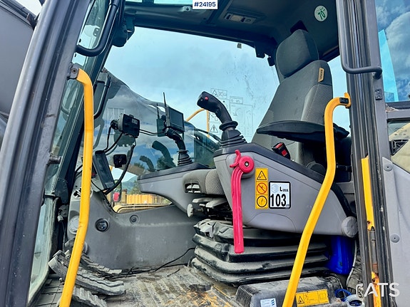 Volvo EC250DL gravemaskin m/ Rototilt, 2 skuffer og GPS 24 of 30