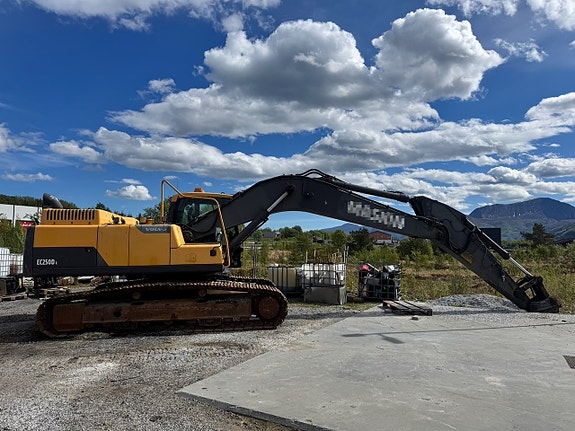 Volvo EC250DL gravemaskin m/ Rototilt, 2 skuffer og GPS 3 of 30